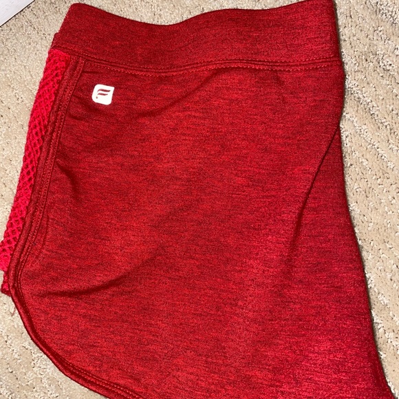 Red fabletics shorts - Picture 3 of 4